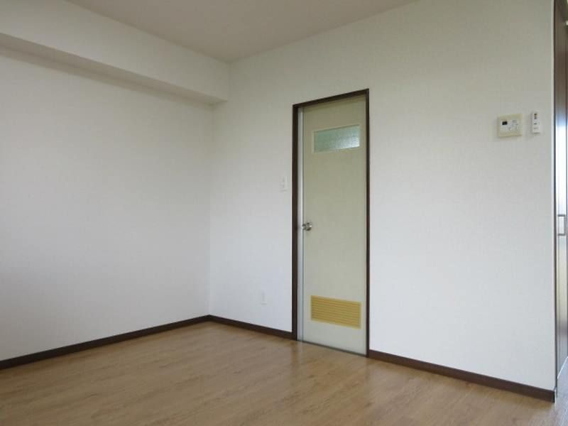 1R Apartment for Rent in Urasoe City, Okinawa | 40,000 JPY - Thumbnail 2