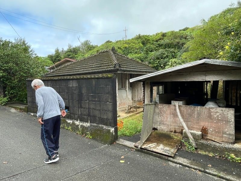 Land with Old House for Sale in Kawada, Higashi, Okinawa - Thumbnail 3
