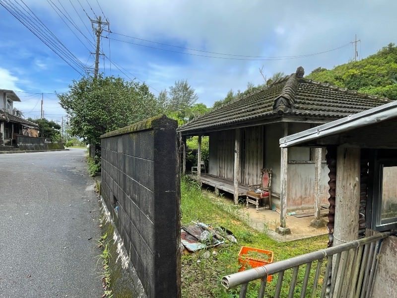 Land with Old House for Sale in Kawada, Higashi, Okinawa - Thumbnail 2