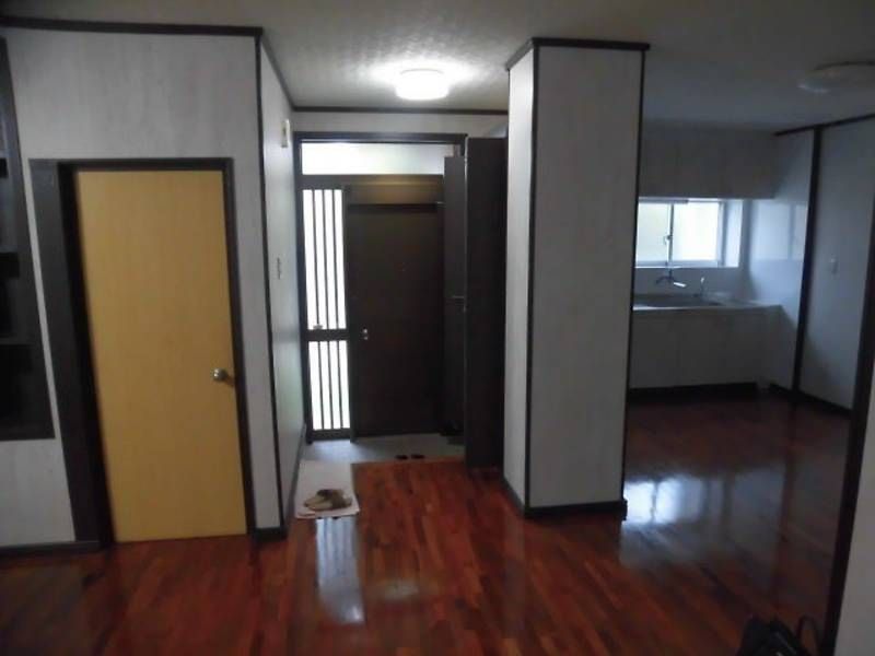 Renovated 2LDK House in Quiet Yomitan, Okinawa - Thumbnail 2