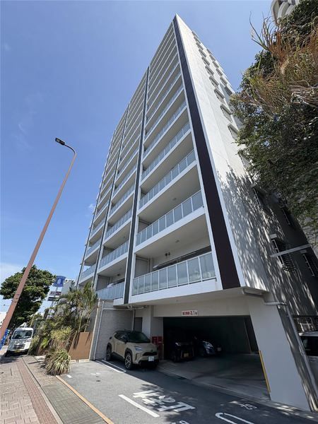 Premium Court Urasoe Makiminato 3LDK Apartment for Rent in Okinawa - Thumbnail 3