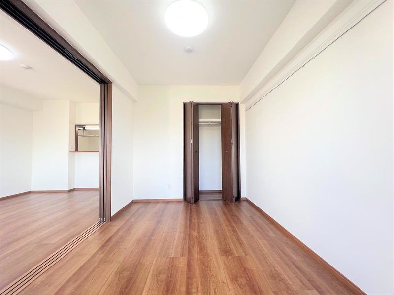 Modern 1LDK Apartment for Rent in Kubota, Okinawa City - Thumbnail 2