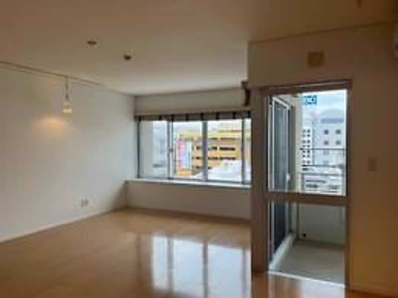 2LDK Ocean View Apartment for Rent in Naha City, Okinawa - Thumbnail 4