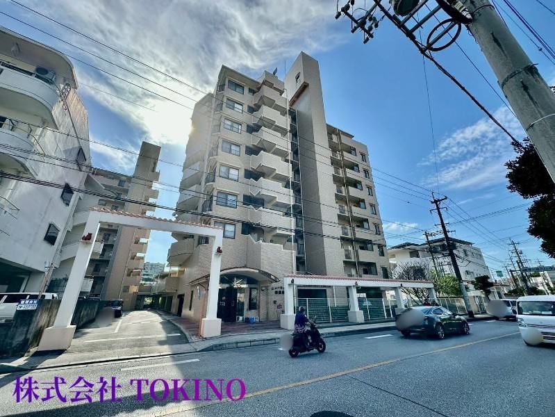 3LDK Apartment in Naha with Open Views & Auto-Lock - Thumbnail 2