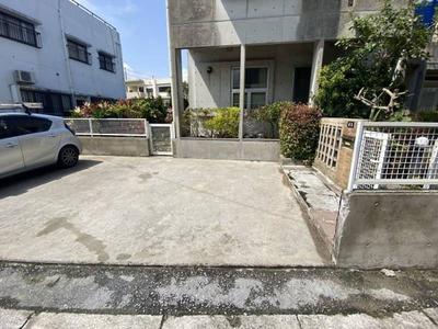 Detached house for sale in Itarashiki, Yonabaru town (with garden, suitable for two families, reinforced concrete (RC), 6LDK, 68 million yen) | Okinawa property information [Go Home] No. 9900-52 — Image 4, Yonabaru, Okinawa