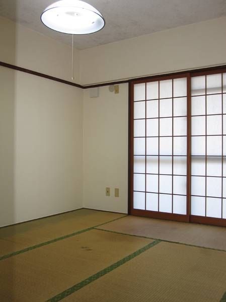 3DK Apartment for Rent in Tsukazan, Haebaru Town, Okinawa - Thumbnail 3