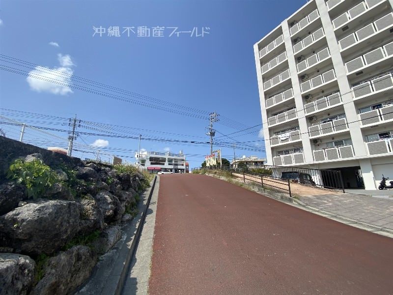 3LDK Apartment for Sale in Yogi, Okinawa City - 6.8M Yen - Thumbnail 2