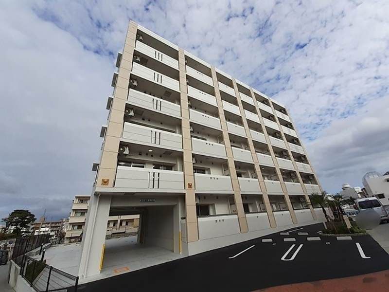 1R Apartment for Rent in Naha Makabi, Okinawa - 66,000 Yen - Thumbnail 3