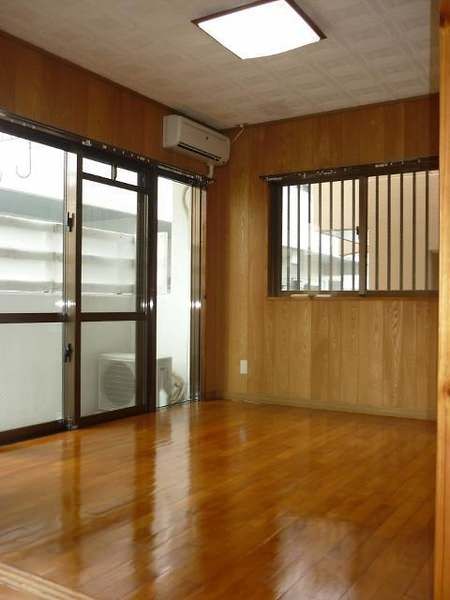 2DK Apartment for Rent in Tomigusuku, Okinawa | 46,000 Yen - Thumbnail 4