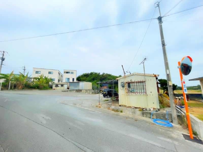 Large 2000 Tsubo Land Plot for Sale in Yaese Town, Okinawa - Thumbnail 2