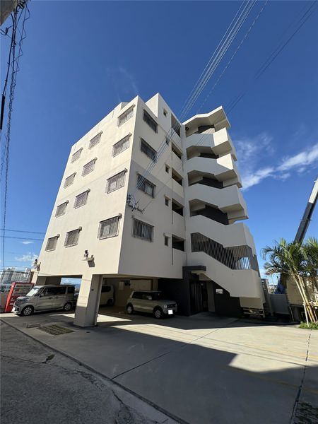 Marine View House 2LDK Apartment for Rent in Ginowan, Okinawa - Thumbnail 2