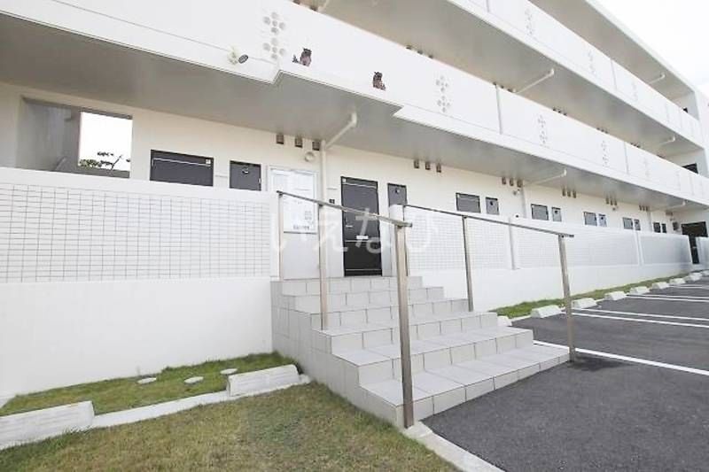 Modern 1K Apartment for Rent in Ginowan, Okinawa - 2019 Build - Thumbnail 2