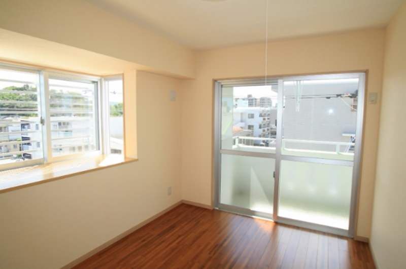 2LDK Apartment for Rent in Ginowan, Okinawa with Free Internet & Parking - Thumbnail 4