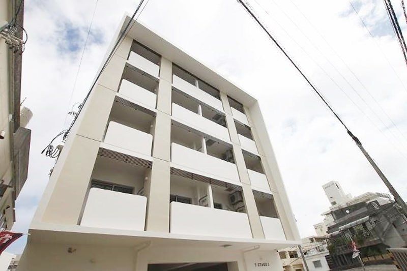 Modern 1K Apartment for Rent in Naha, Okinawa with Pet Policy - Thumbnail 2