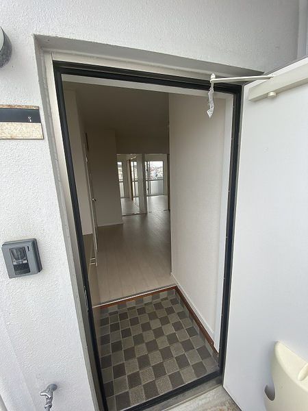 Grace Heim Nishihara 3DK Apartment for Rent in Okinawa - Thumbnail 2