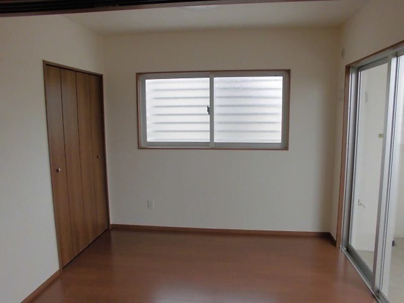 Modern 3LDK Apartment for Rent in Nanjo City, Okinawa - Thumbnail 3