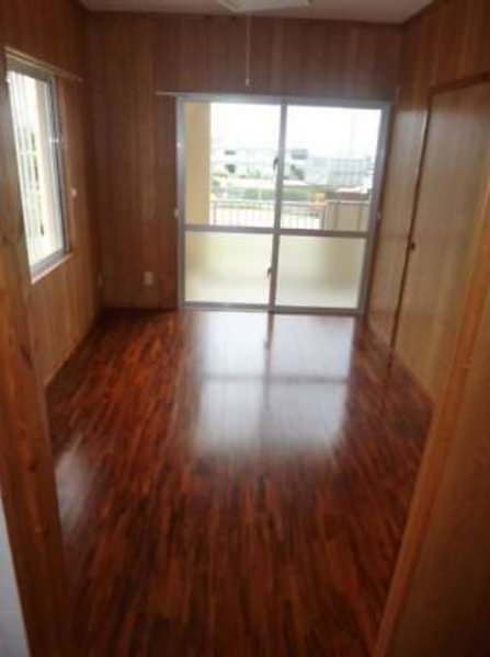 Hills Chō 2DK Apartment for Rent in Kin Town, Okinawa - Thumbnail 4
