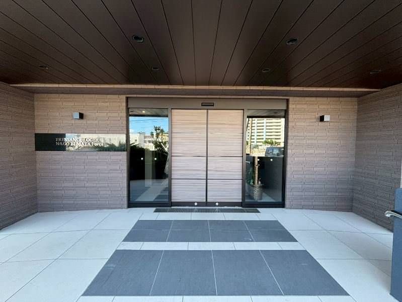 Modern 2LDK Apartment for Rent in Nago, Okinawa with Free Internet - Thumbnail 2