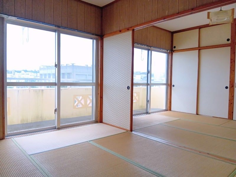 3DK Apartment for Rent in Urasoe City, Okinawa - 50 sqm - Thumbnail 3