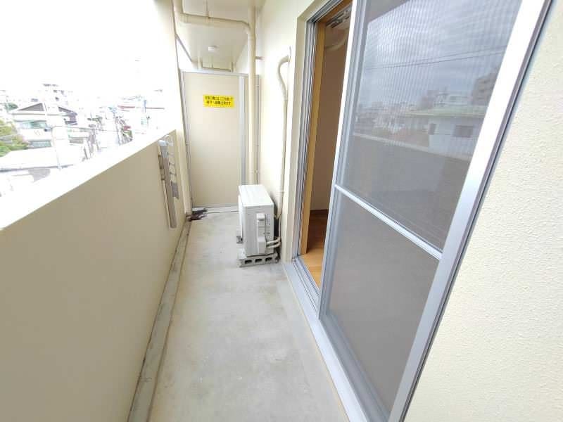 Modern 1K Apartment for Rent in Naha City, Okinawa - Thumbnail 3