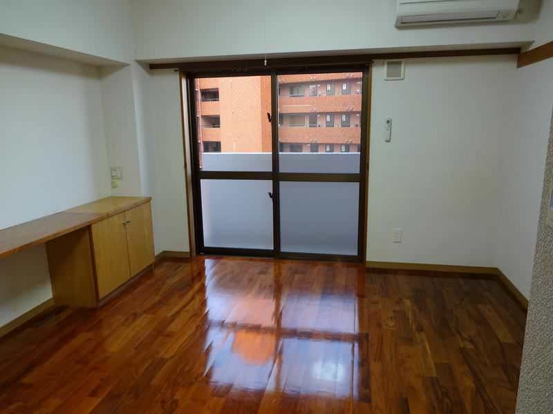 1K Apartment for Rent in Naha, Okinawa - City Villa Tamasho - Thumbnail 3
