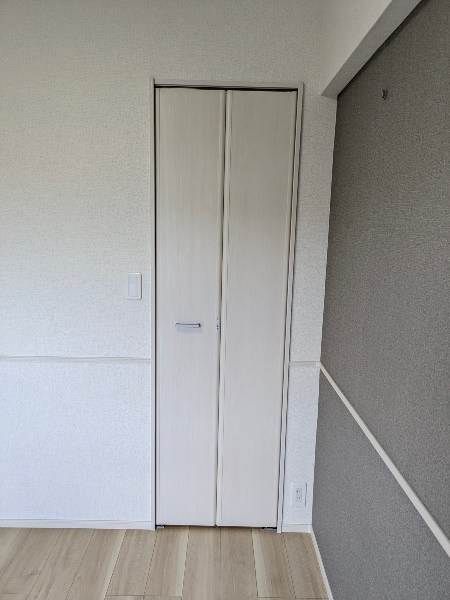 New 2LDK Pet-Friendly Apartment for Rent in Okinawa City - Thumbnail 4
