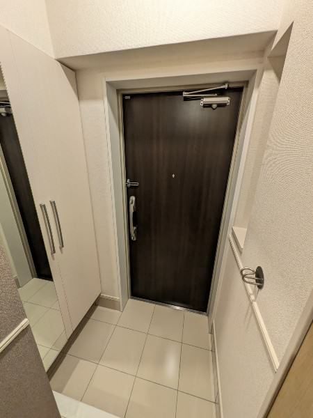 New 2LDK Pet-Friendly Apartment for Rent in Okinawa City - Thumbnail 3