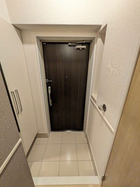 New 2LDK Pet-Friendly Apartment for Rent in Okinawa City - Thumbnail 2