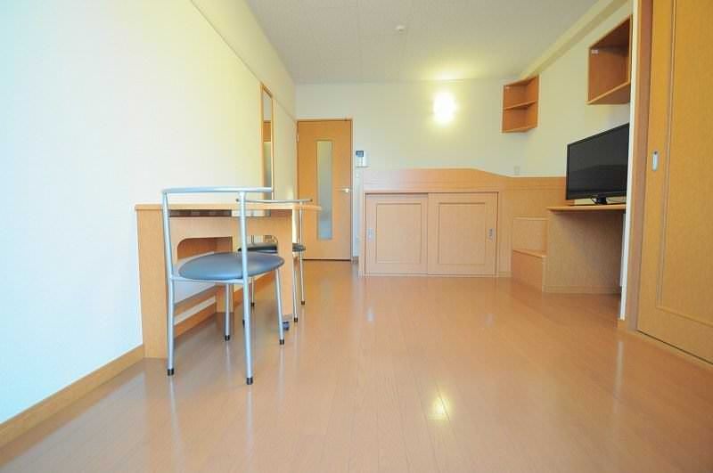 Leopalace KM Tida II 1K Apartment for Rent in Naha, Okinawa - Thumbnail 2