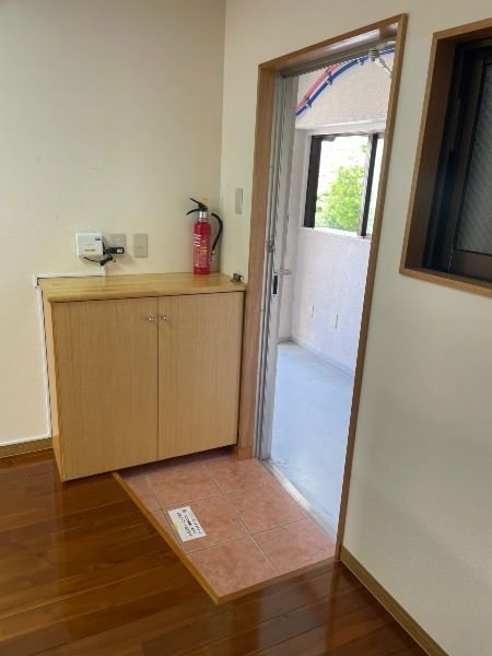 1LDK Apartment for Rent in Tomigusuku City, Okinawa - Thumbnail 4