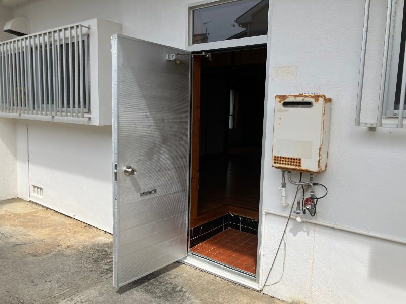 2DK Apartment for Rent in Urasoe City, Okinawa - 42.48 sqm - Thumbnail 3