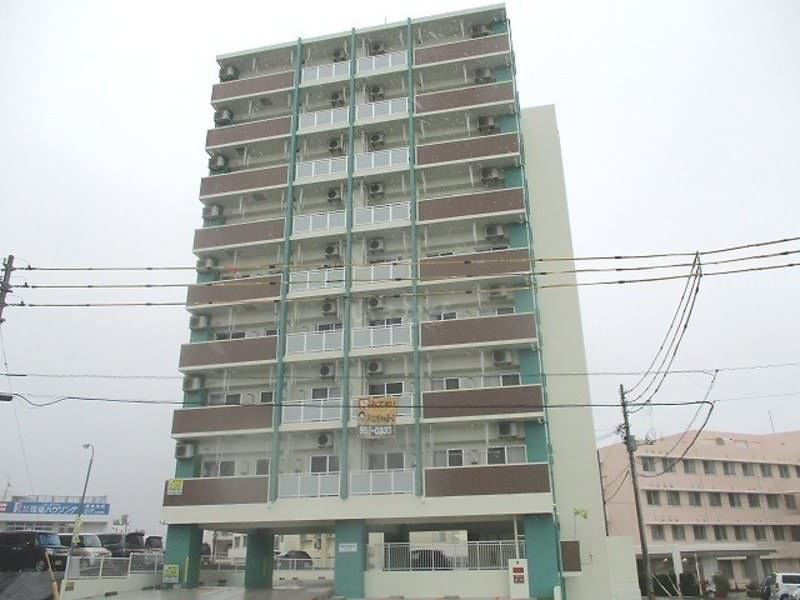 1K Apartment for Rent in Urasoe City, Okinawa near Kenzaki Station - Thumbnail 2