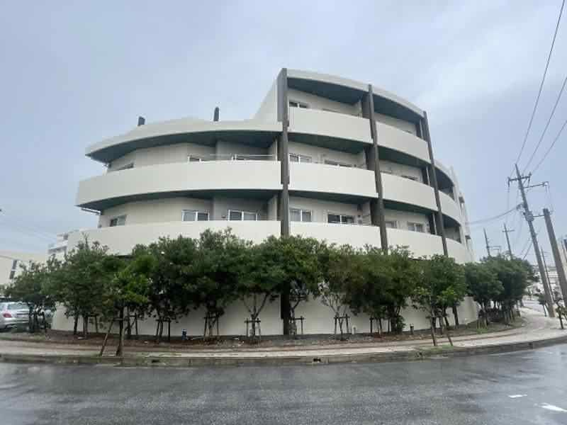 Parabolica 302: 2LDK Maisonette Apartment for Rent in Chatan, Okinawa - Thumbnail 2