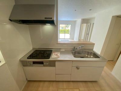 New 4LDK Family Home in Nanjo City with Triple Parking — Image 4, Nanjo, Okinawa