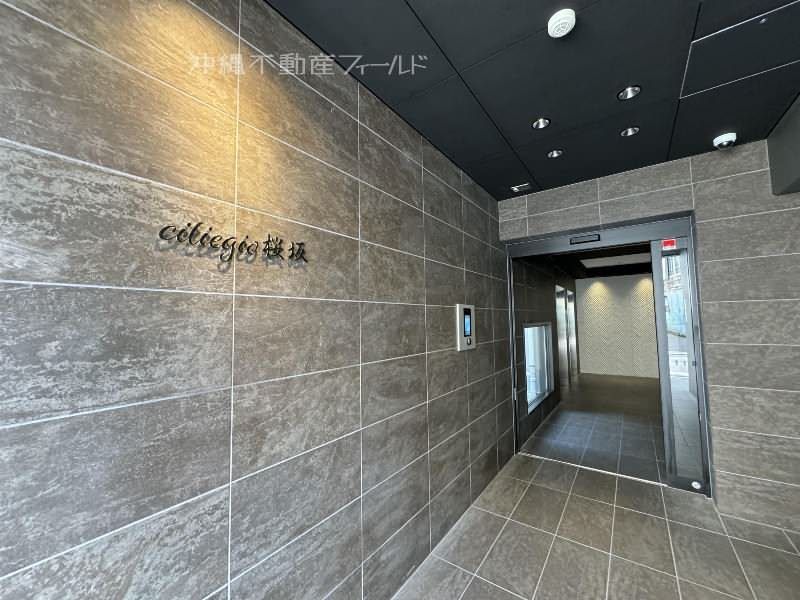 Modern 1LDK Apartment near Kokusai-dori, Naha with Pet Consideration - Thumbnail 3
