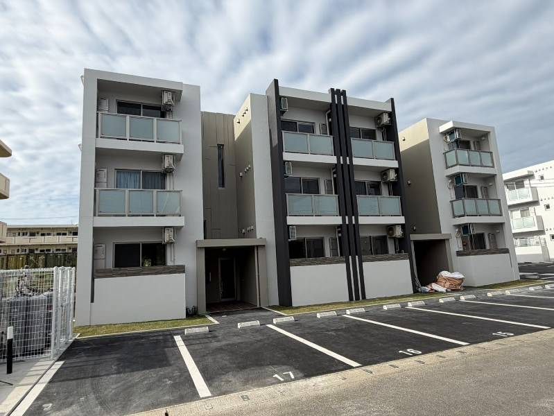 New 2025 1LDK Apartment for Rent in Yomitan Village, Okinawa - Thumbnail 2