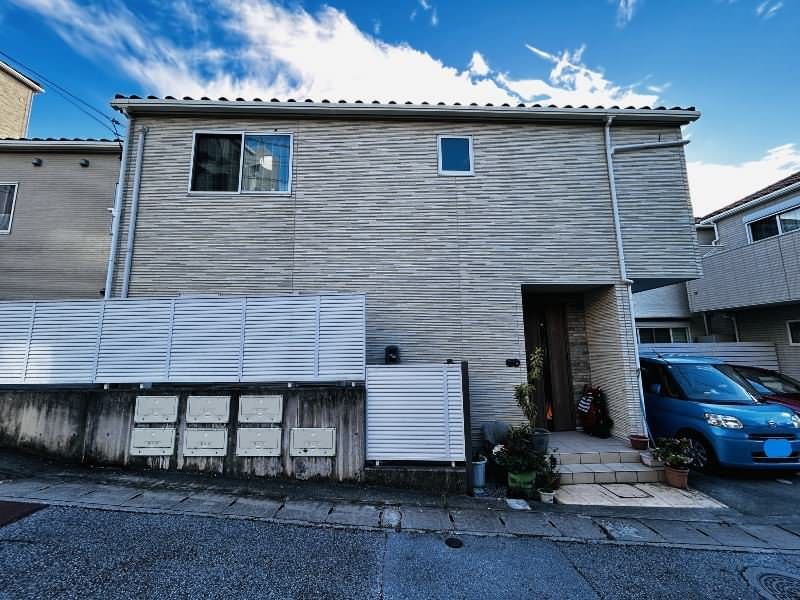 Naha Wooden House with SE Earthquake-Resistant Construction - Thumbnail 2