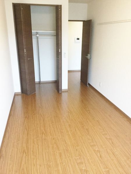2LDK Maisonette with Roof Balcony for Rent in Chatan, Okinawa - Thumbnail 4
