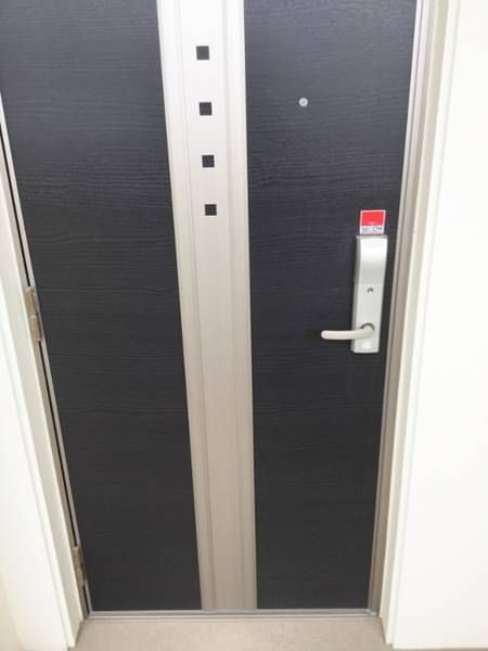 2LDK Maisonette with Roof Balcony for Rent in Chatan, Okinawa - Thumbnail 3