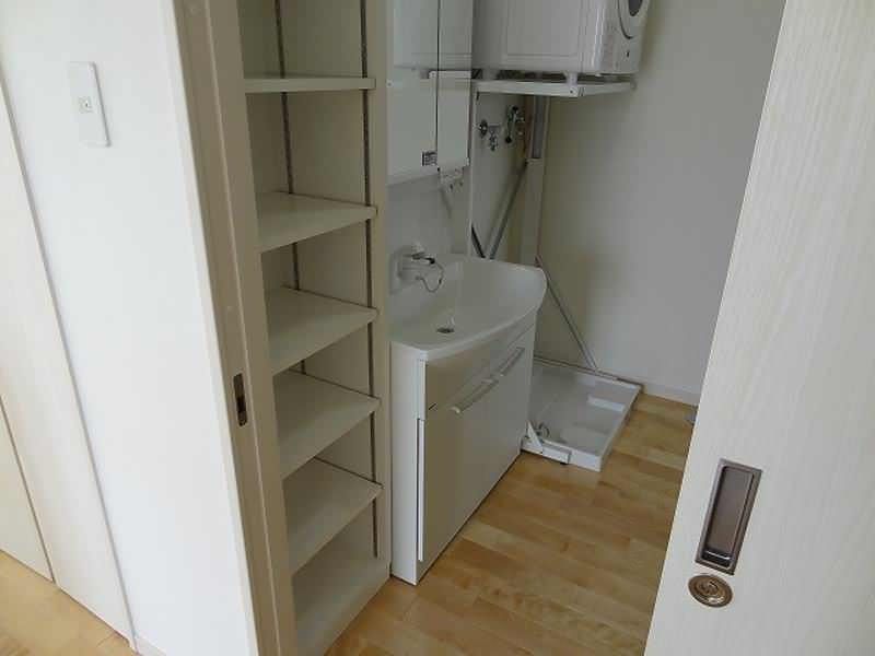 BELLEVUE 1LDK Apartment for Rent in Nakagusuku Village, Okinawa - Thumbnail 4