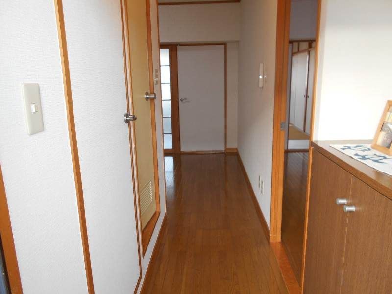 Co-op Sunrise 3DK Apartment for Rent in Uruma City, Okinawa - Thumbnail 3