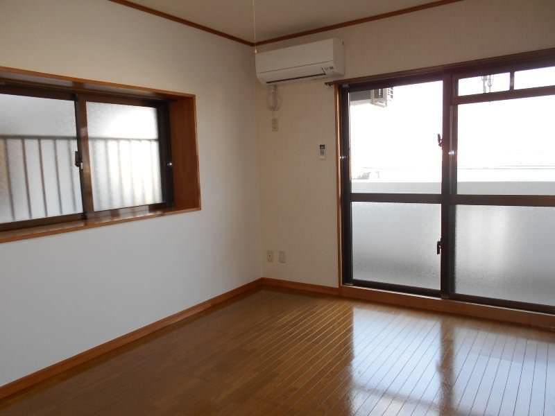 Co-op Sunrise 3DK Apartment for Rent in Uruma City, Okinawa - Thumbnail 4