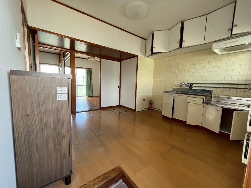 2DK Apartment for Rent in Chatan Town, Okinawa - 33.88 sqm - Thumbnail 4