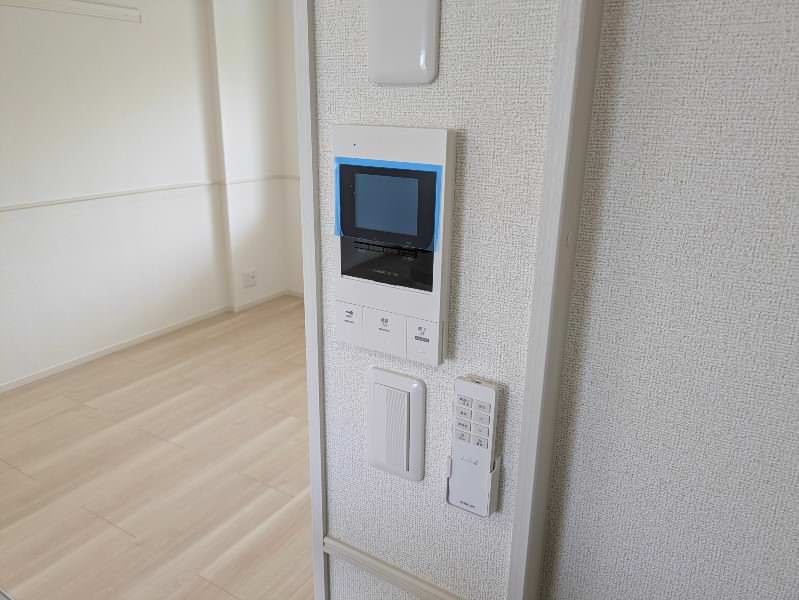New 2LDK Pet-Friendly Apartment for Rent in Uruma, Okinawa - Thumbnail 2