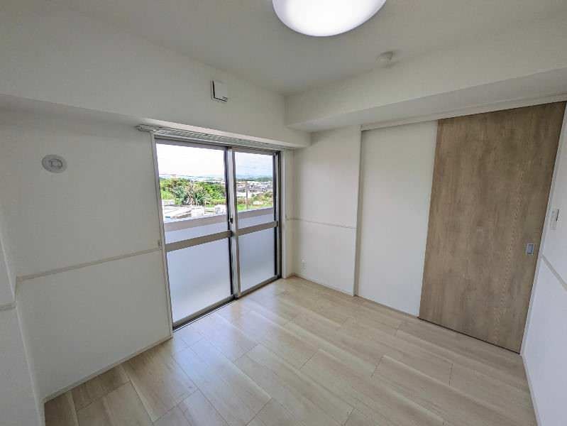 New 2LDK Pet-Friendly Apartment for Rent in Uruma, Okinawa - Thumbnail 4