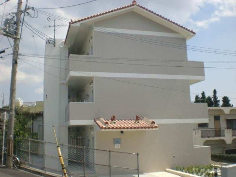 Leopalace Kaede 1K Apartment for Rent in Naha's Tsuboya - Thumbnail 2