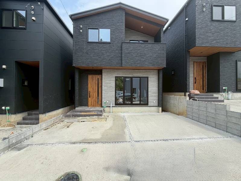 New 4LDK House for Sale in Noborikawa, Okinawa City - Thumbnail 3