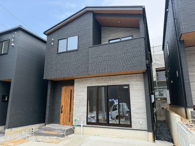 New 4LDK House for Sale in Noborikawa, Okinawa City - Thumbnail 2