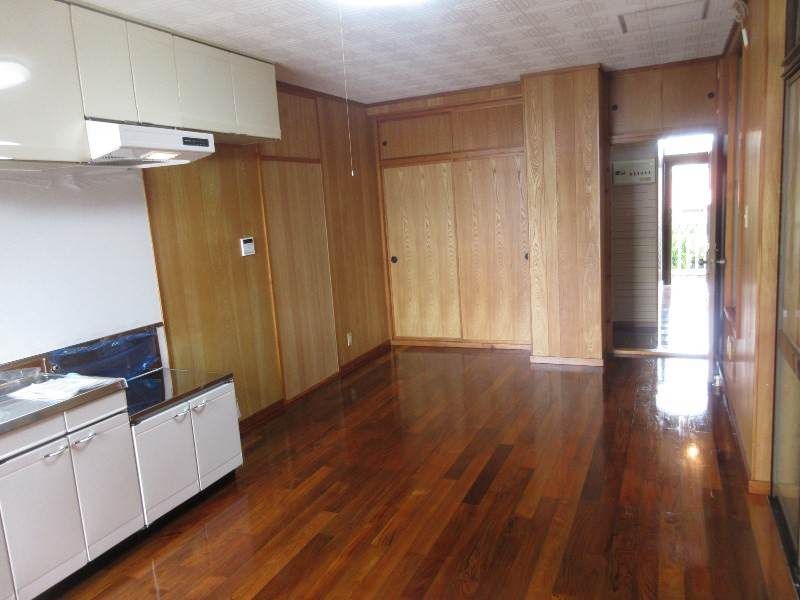 2LDK Apartment for Rent in Ginowan City, Okinawa - 80.3 sqm - Thumbnail 4
