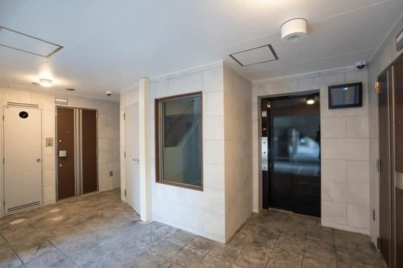 Modern 1LDK Apartment with Auto-Lock & Free Internet near Miebashi Station - Thumbnail 2